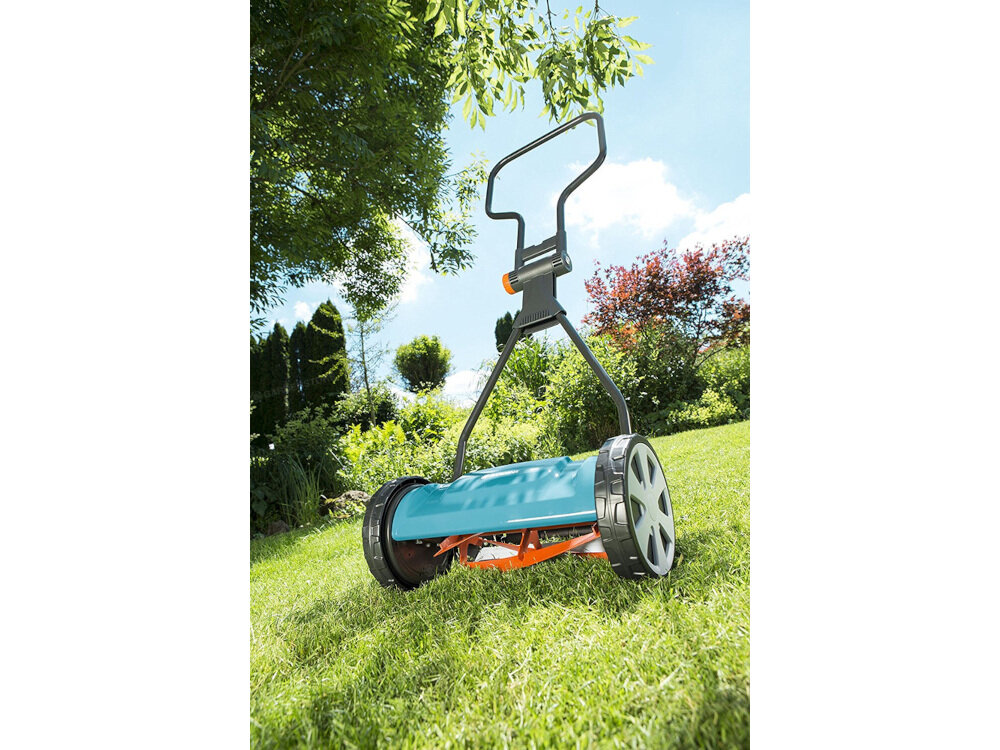 Kosiarka ręczna GARDENA Classic 330 ekologiczna człowiek jest napędem efektywne działanie obudowa wytrzymała metalowa niska waga 8,2 kg
