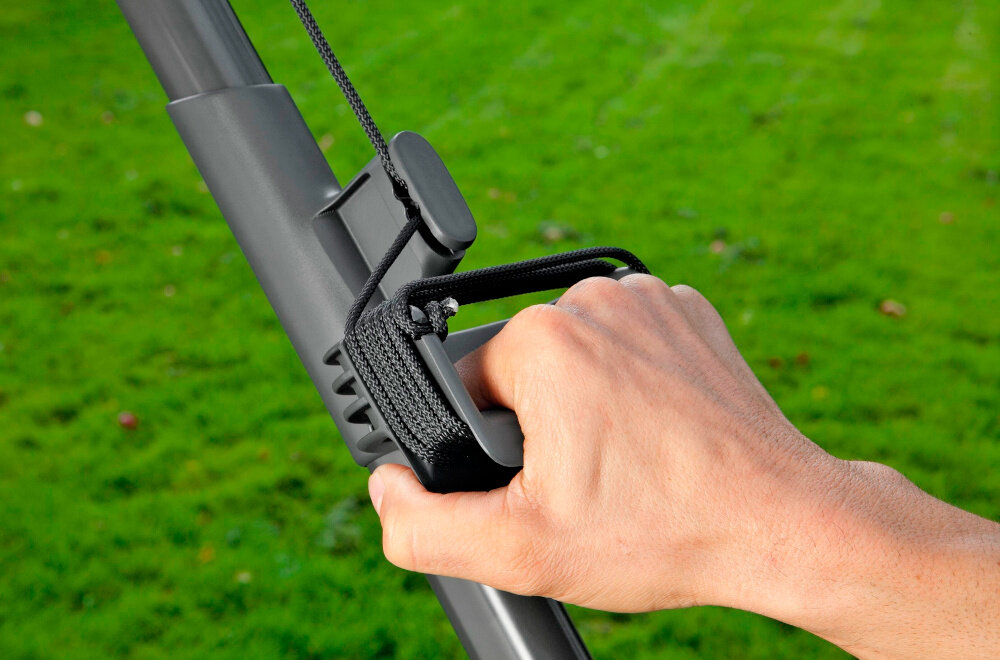 Sekator ręczny GARDENA Combisystem 297-20 uchwyt regulowany w ksztalcie litery D wbudowany pojemnik na linke mocowanie koncowki linki po obu stronach linka dlugosc 4,7 m odporna na zerwanie dlugotrwale uzytrkowanie
