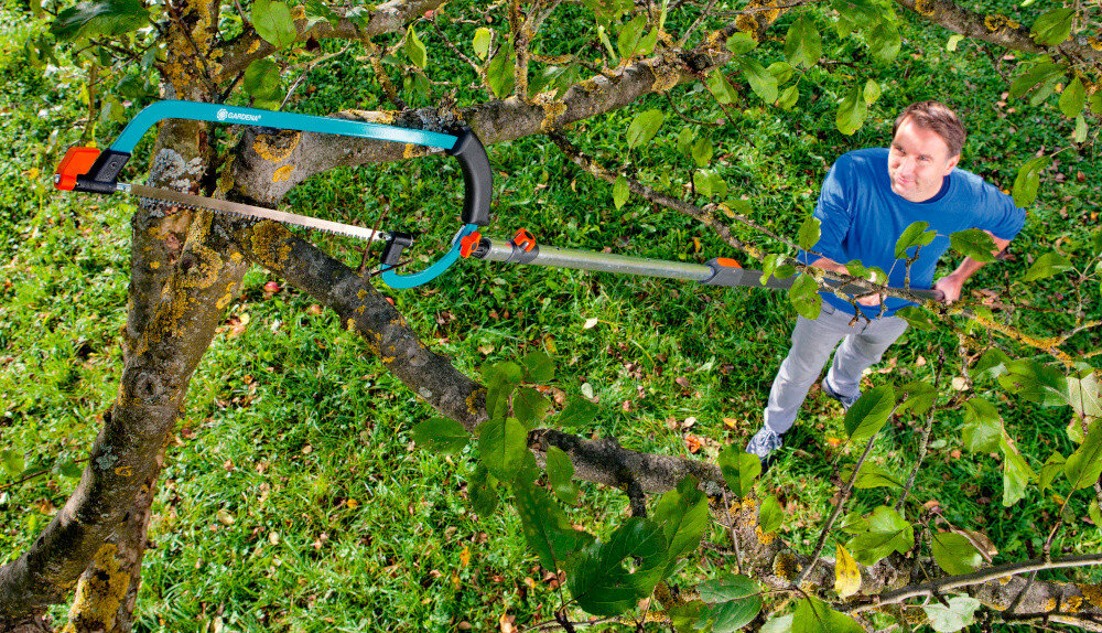 Piła ogrodowa GARDENA 691-20 obracany brzeszczot w zakresie 360° dostosowanie do roznych katow ciecia system zabezpieczenia brzeszczotu latwa regulacja napiecia za pomoca pokretla