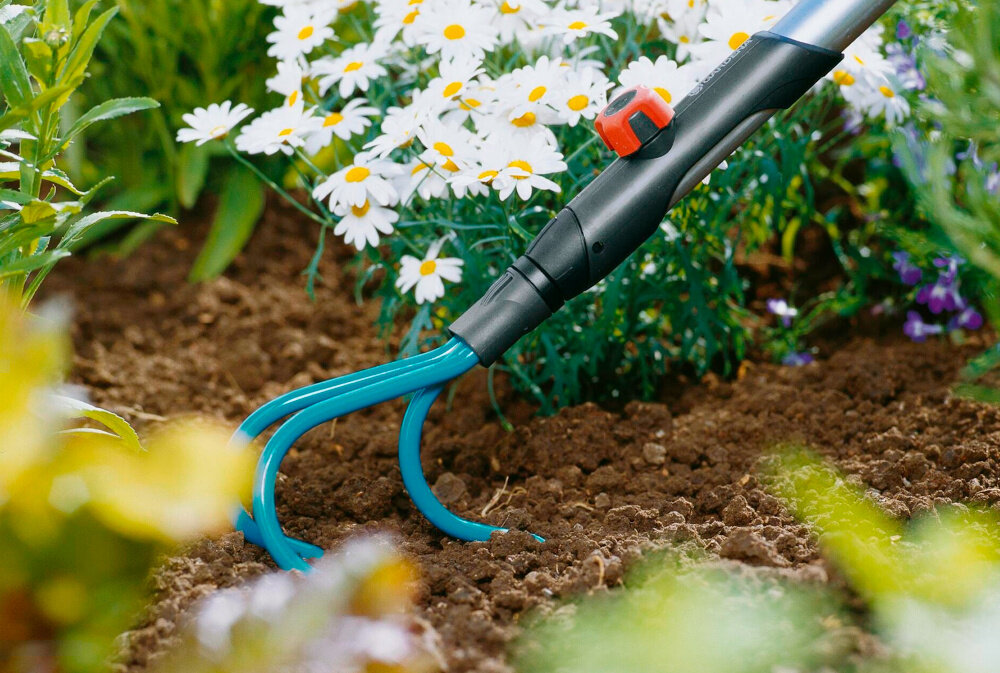 Pazurki ogrodnicze GARDENA 3166-20 szerokość 9 cm 3 zębów ergonomiczny ksztalt wygodna praca nie obciaza nadgarstkow niewielki rozmiar 30 cm dlugosci z wysokiej jakosci materialow trwalosc odpornosc na korozje solidna konstrukcja