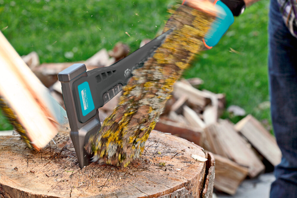 Siekiera GARDENA 8718-48 1.6 kg glowica o grubosci 29 cm nieprzywierajaca powloka zmniejsza tarcie lekko wchodzi w drewno