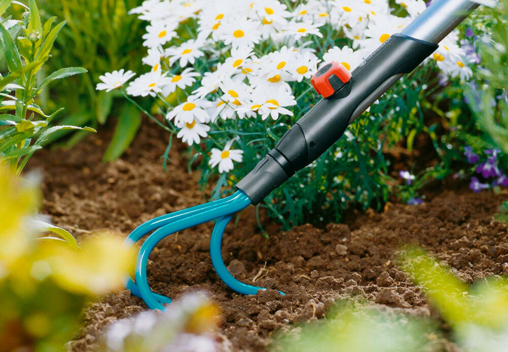 Kultywator ręczny GARDENA Combisystem 3135-20 10 X 28 cm ergonomiczny ksztalt wygodna praca nie obciaza nadgarstkow niewielki rozmiar 28 cm dlugosci z wysokiej jakosci materialow trwalosc odpornosc na korozje solidna konstrukcja