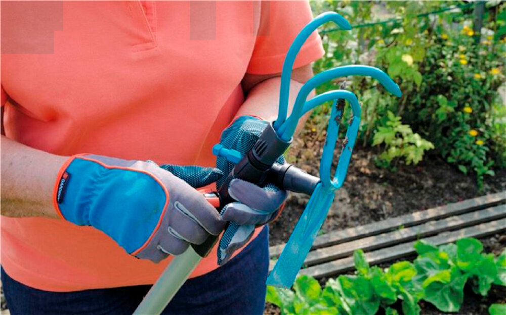 Kultywator ręczny GARDENA Combisystem 3135-20 10 X 28 cm rodzina GARDENA Combisystem mozna polaczyc z trzonkiem z serii o dlugosci od 130 do 180 cm lub wiecej do wyboru trzonek drewniany aluminiowy odciazajacy kregoslup
