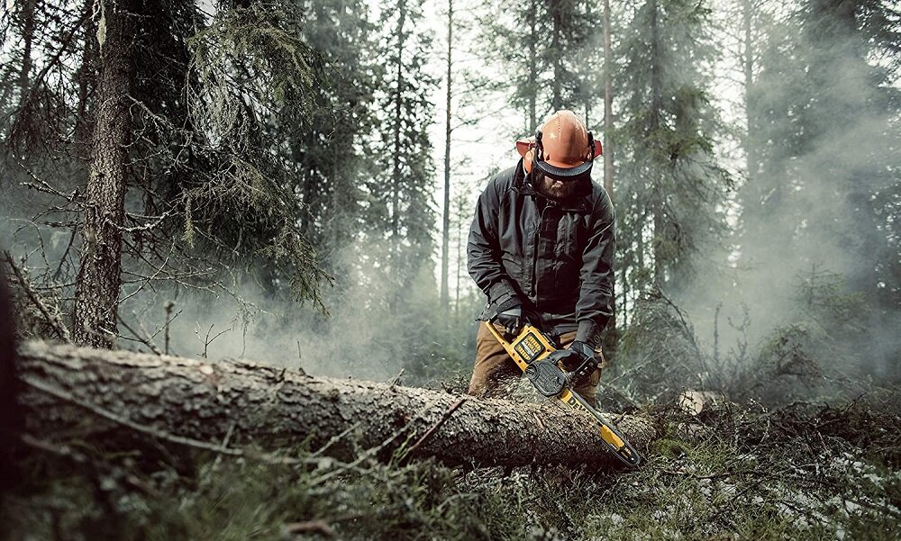 Piła akumulatorowa DEWALT DCM575N - precyzja 