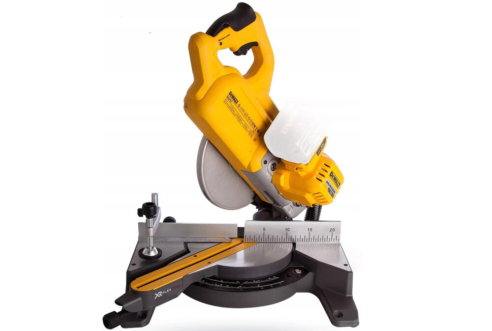 Pilarka ukosowa DEWALT DCS777N wyposazenie przekldnia ze skala do podparcia