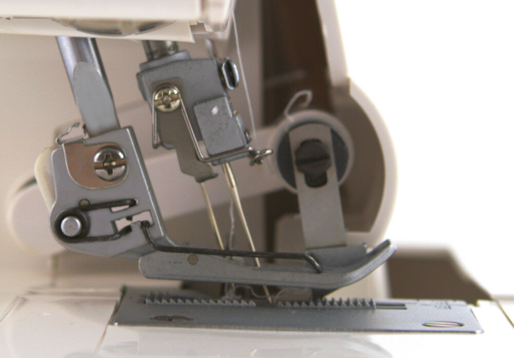 Maszyna do szycia LUCZNIK 820 D-5 Owerlok 1000 wkluc na minute korzystanie uzytkowanie