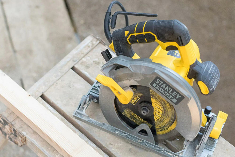 STANLEY FME301 pilarka materiały jakość detale odlew magnezowy