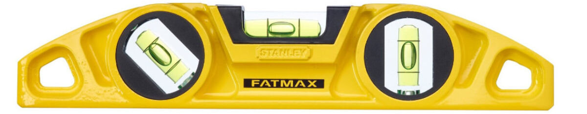 Poziomnica ręczna STANLEY Fatmax 0-43-603, libella, pomiar, pion, dokładność, na białym tle poziomica od boku frontem na wprost