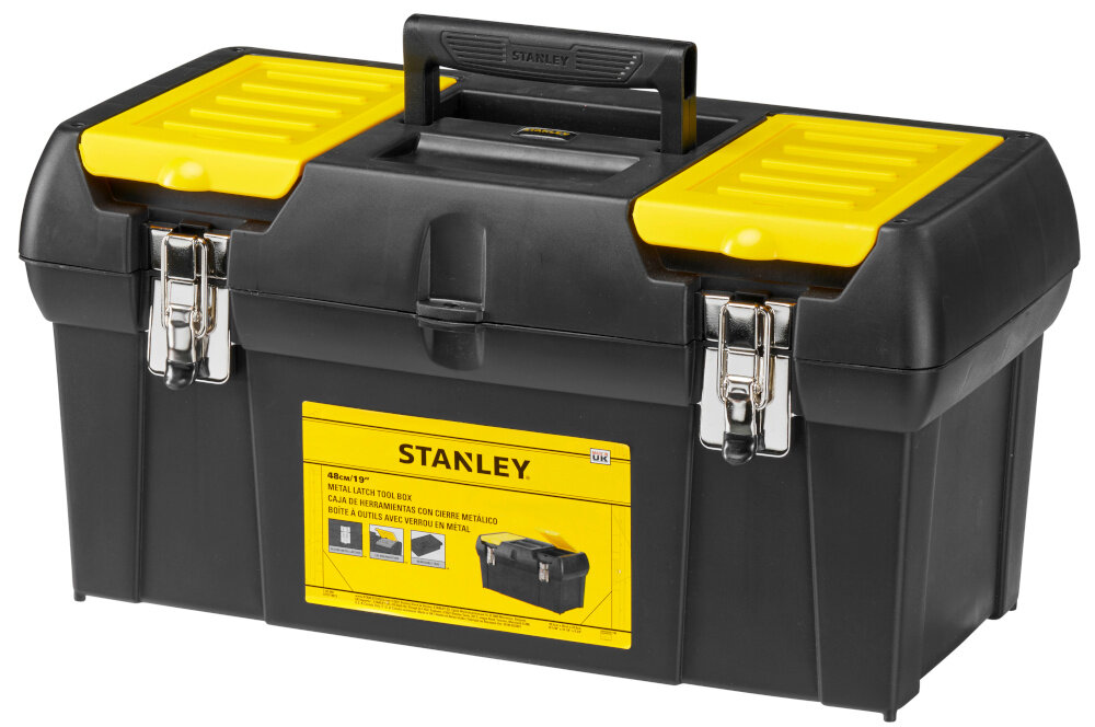 Skrzynka narzędziowa STANLEY 1-92-066 skrzynia na białym tle widoczna od przodu pod skosem podniesiony uchwyt wymiary 480 × 250 × 240 mm waga 2 kg duża pojemność wytrzymałość