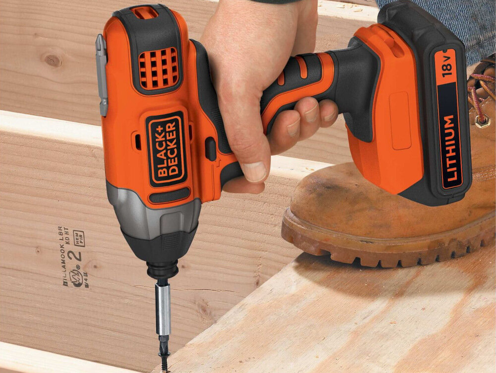 Zakrętarka udarowa BLACK&DECKER BDCIM18N chwyt sześciokątny 1,4 cala gniazdo hex 6,35 mm do usuwania starych zardzewiałych śrub i nakrętek