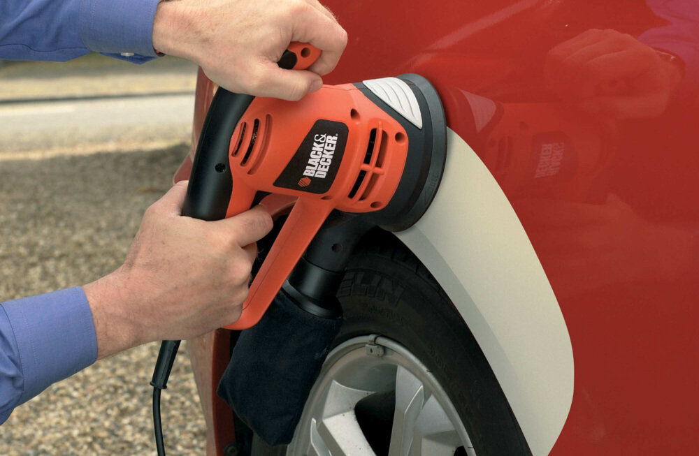 Szlifierka mimośrodowa BLACK&DECKER KA191EK do szybkiego usuwania materiału z płaskich i zaokrąglonych powierzchni do przygotowania podłoża przed nałożeniem farby ruch oscylacyjny i obrotowy stopy elektroniczne sterowanie prędkością obrotową silnika
