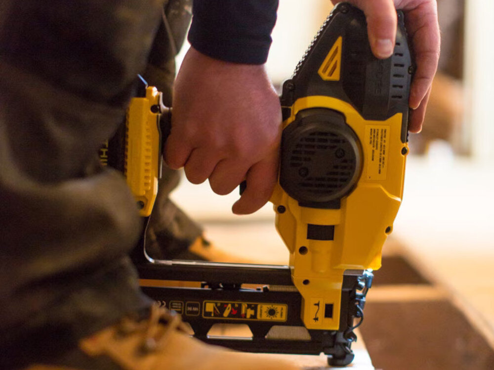 Gwoździarka STANLEY FMC792D2-QW do prac wykończeniowych stolarskich meblarskich do pracy z gwoździami wykończeniowych 1,6 mm 