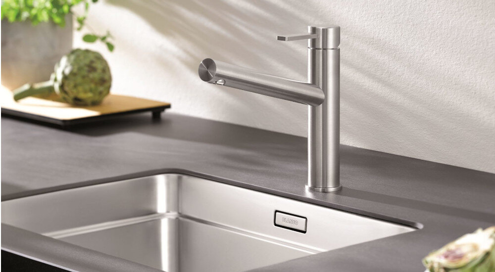 Bateria BLANCO Ambis 523118 Stal szlachetna wizualizacja kuchnia blat zlewozmywak czarny miska kubek książka deska czajnik Tradycyjnie i elegancko wylewka obrotowa 360° Jednodźwigniowa stojąca