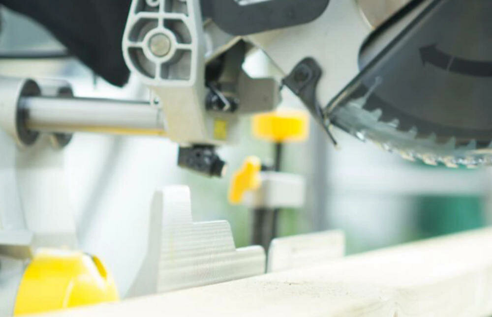 STANLEY-FME720 zwarta stabilna konstrukcja stop aluminium metalowa blokada wrzeciono komfort bezpieczeństwo rękojeść komfort kontrola praca wymienne szczotki żywotność silnik dokładność cięcie