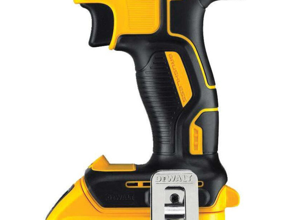 Wiertarko-wkrętarka DEWALT XR DCD937M2 solidny uchwyt kompaktowa ergonomiczna konstrukcja w profesjonalnych warsztatach w warunkach domowych rękojeść pokryta antypoślizgowym tworzywem