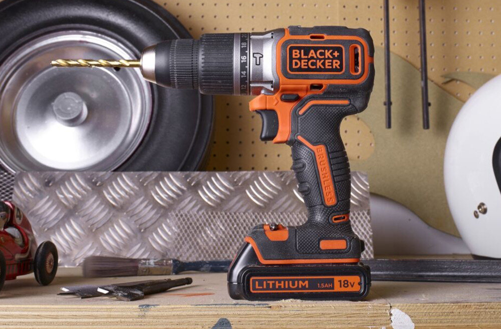 Wiertarko-wkrętarka udarowa BLACK&DECKER BDCDD186K do pracy w drewnie tworzywach sztucznych w metalu do szerokiego zakresu prac wkrętarskich