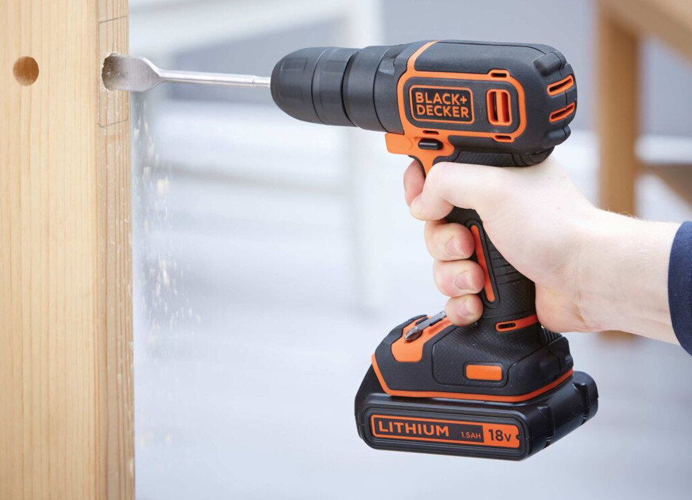 Wiertarko-wkrętarka BLACK&DECKER BDCDC18KBQW 10-pozycyjna regulacja momentu obrotowego sprzęgło w drewnie do 25 mm w metalu i w murze do 10 mm