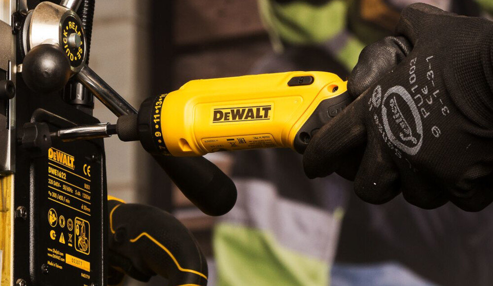 Wkrętak akumulatorowy DEWALT DCF680G2-QW 16-stopniowa regulacja momentu obrotowego uchwyt wkrętarski z mocowaniem końcówek sześciokątnych 1/4 cala