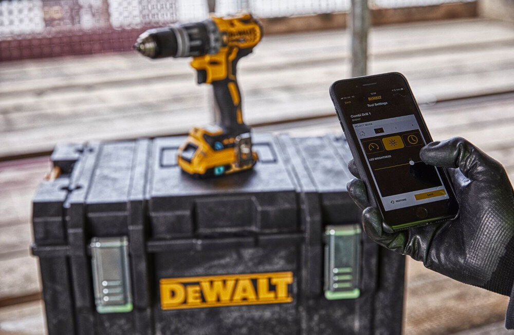 Wiertarko-wkrętarka DEWALT DCD797NT technologia Tool Connect aplikacja Tool Connect ostatnio widziana lokalizacja sprzętu możliwość włączenia wyłączenia zaprogramowania automatycznego wyłączenia narzędzia powiadomienia ostrzegające o braku monitorowanej maszyny