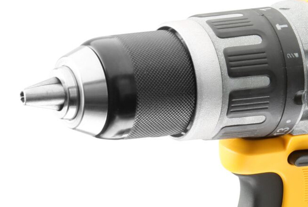 Wiertarko-wkrętarka DEWALT DCD797NT do mocowania osprzętu za pomocą samozaciskowego uchwytu wiertarskiego 13 mm