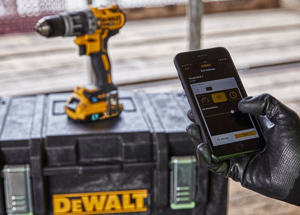 Wiertarko-wkrętarka DEWALT DCD997P2B-QW technologia Tool Connect aplikacja Tool Connect ostatnio widziana lokalizacja sprzętu możliwość włączenia wyłączenia zaprogramowania automatycznego wyłączenia narzędzia powiadomienia ostrzegające o braku monitorowanej maszyny