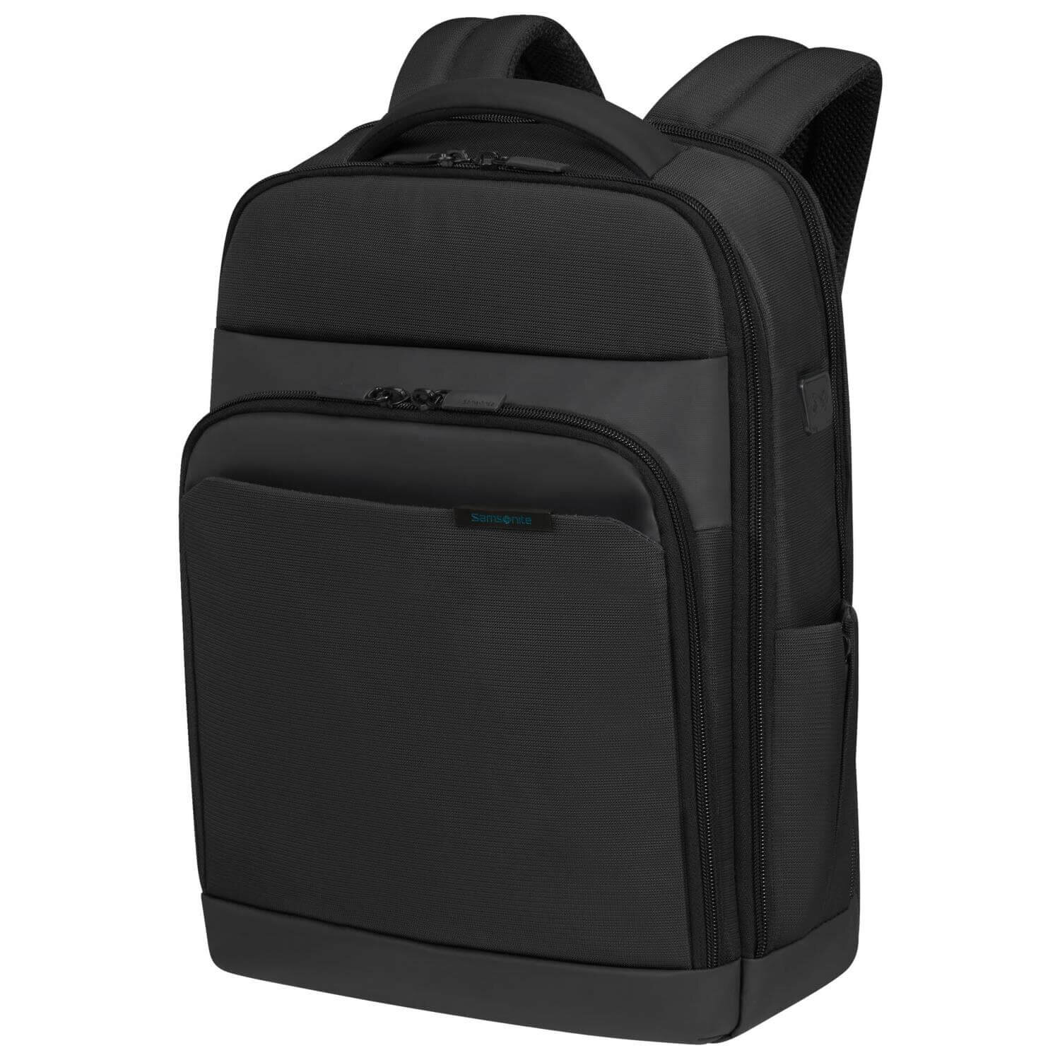 Czarny plecak na laptopa z kilkoma zamkami błyskawicznymi i kieszeniami. Na przedniej kieszeni widoczne jest logo \'Samsonite\'.