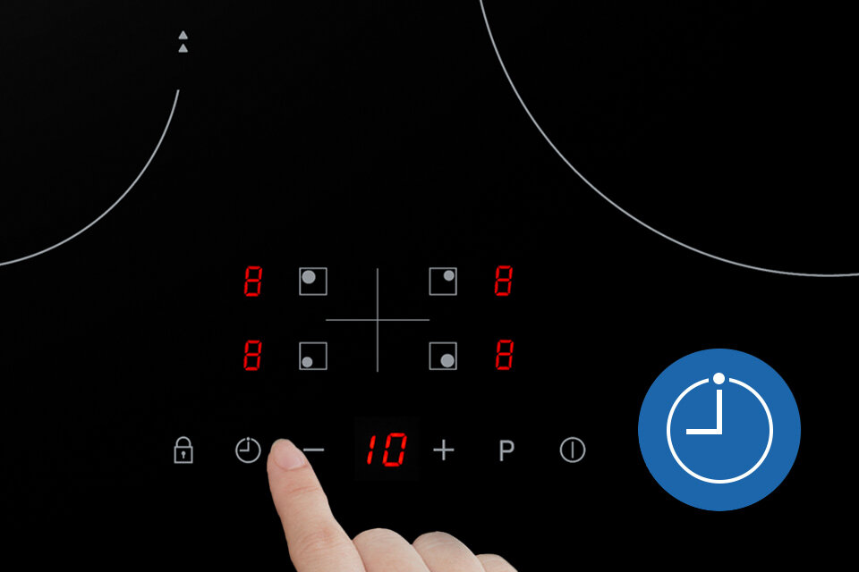 Czarna płyta indukcyjna z czerwonymi wyświetlaczami cyfrowymi pokazującymi liczby \'8\' i \'10\'. Widoczny jest panel dotykowy z ikonami, w tym kłódka, zegar i symbole plus oraz minus.