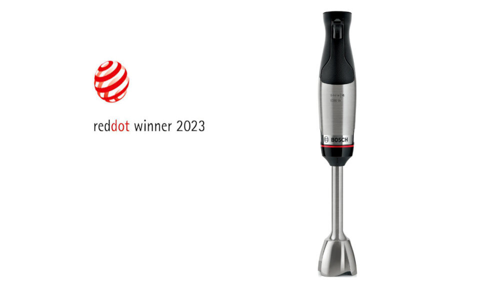 Obraz przedstawia blender ręczny z metalową końcówką i czarną rączką, z logo BOSCH na obudowie. Obok znajduje się logo \'reddot winner 2023\'.