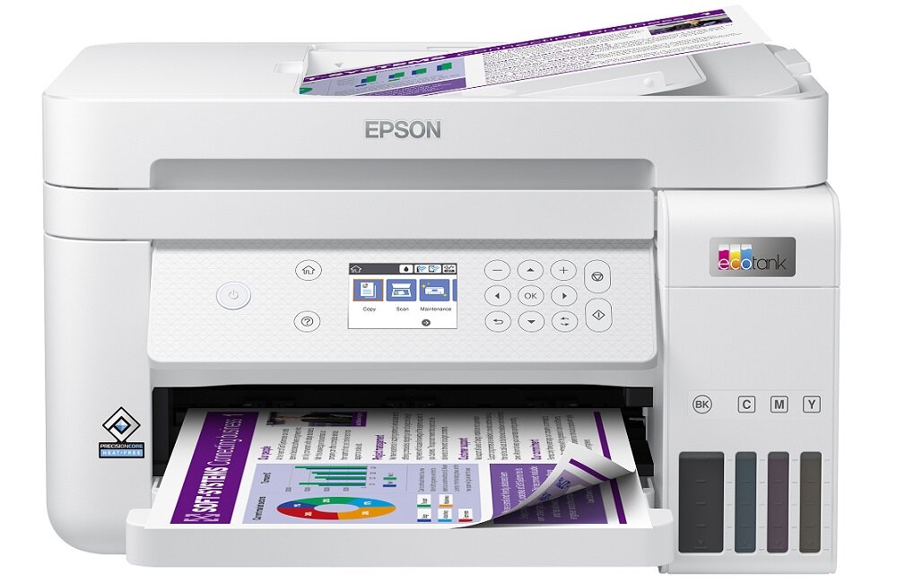 Białe urządzenie wielofunkcyjne z logo \'EPSON\' na górze i kolorowym logo \'ecotank\' z boku. Na panelu sterowania widoczne są przyciski i mały ekran, a z przodu urządzenia wystaje kolorowy wydruk.