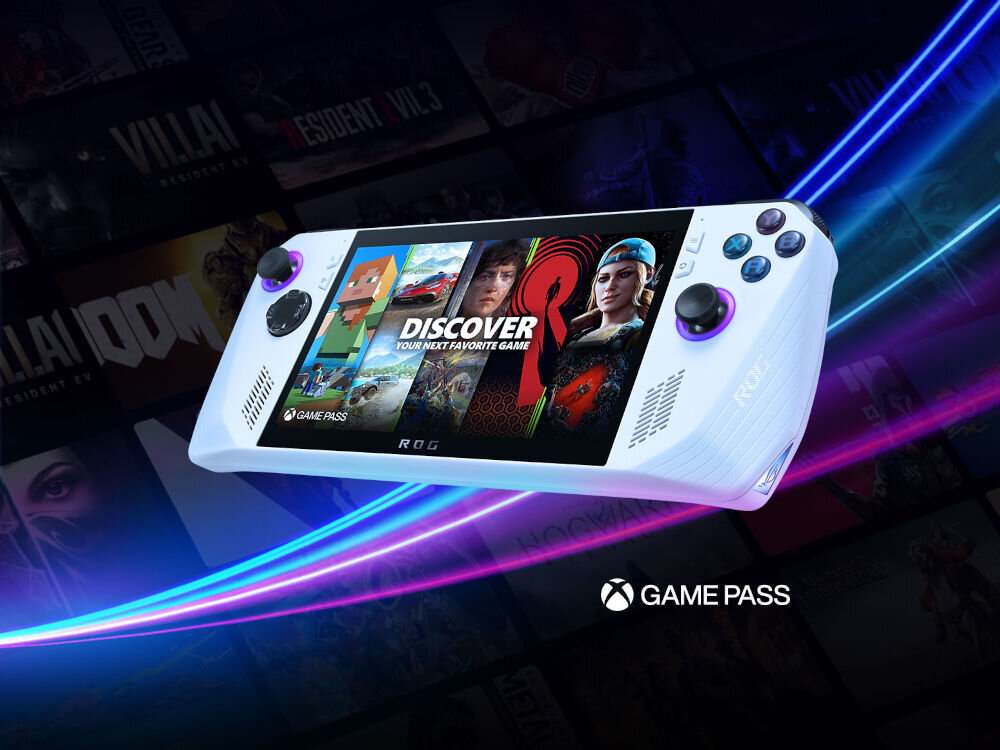 Na obrazie widoczna jest biała konsola do gier z ekranem wyświetlającym różne gry oraz tekst \'DISCOVER YOUR NEXT FAVORITE GAME\'. W tle znajdują się rozmyte okładki gier, a na dole widnieje logo \'GAME PASS\'.