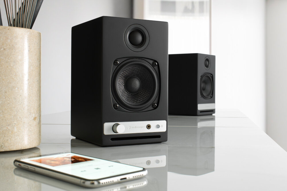 AUDIOENGINE HD3 GŁOŚNOŚĆ KOMPONENTY TECHNOLOGIA POŁĄCZENIA WYJŚCIE SŁUCHAWKOWE INSTALACJA DESIGN STYL RETRO JAKOŚĆ DŹWIĘK