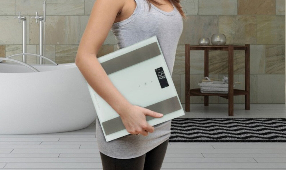 Waga PROFICARE PC-PW 3007 FA wbudowana pamiec przechowywanie pomiarow 10 osob zasilanie 3 baterie AAA