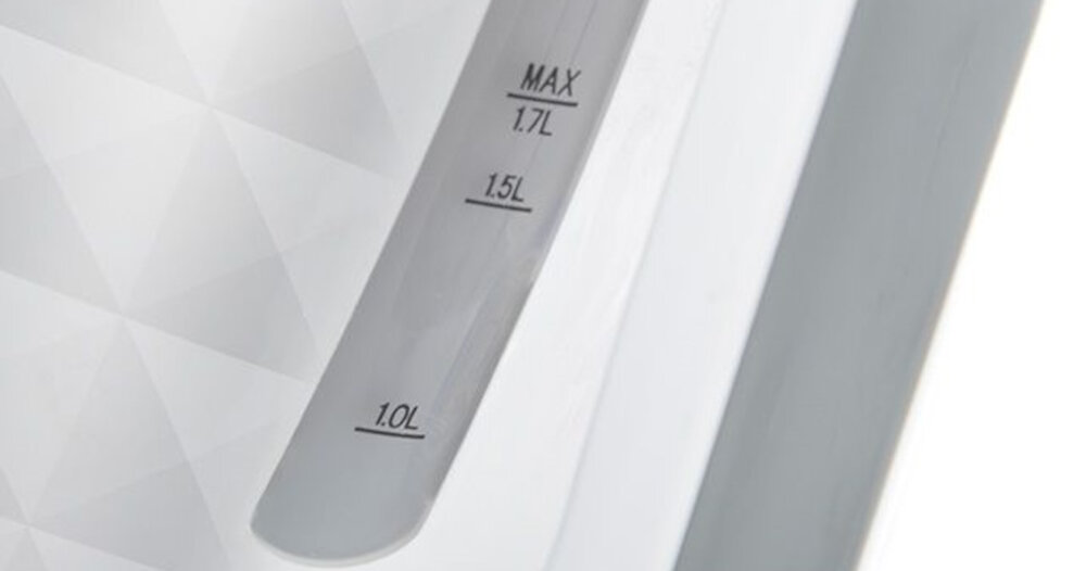 Czajnik GOTIE GCP-130C Optymalna pojemność 1,7 l