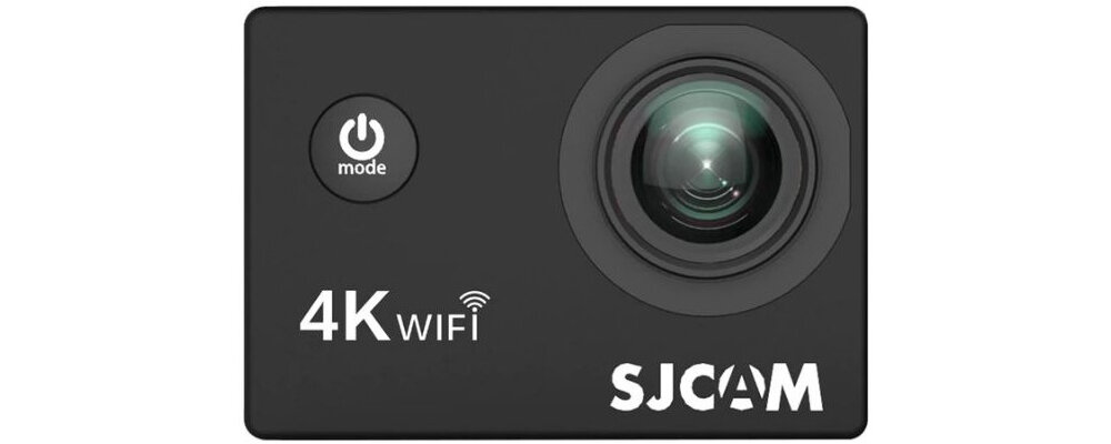 Czarna kamera sportowa z dużym obiektywem po prawej stronie i przyciskiem z napisem \'mode\' po lewej. Na obudowie widoczne są napisy \'4K WiFi\' oraz logo \'SJCAM\'.