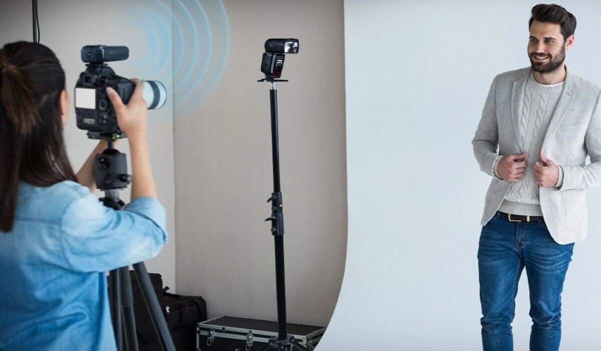 Zestaw dwóch wyzwalaczy radiowych Yongnuo RF603C II z kablem C1 do Canon wykorzystywany podczas sesji fotograficznej