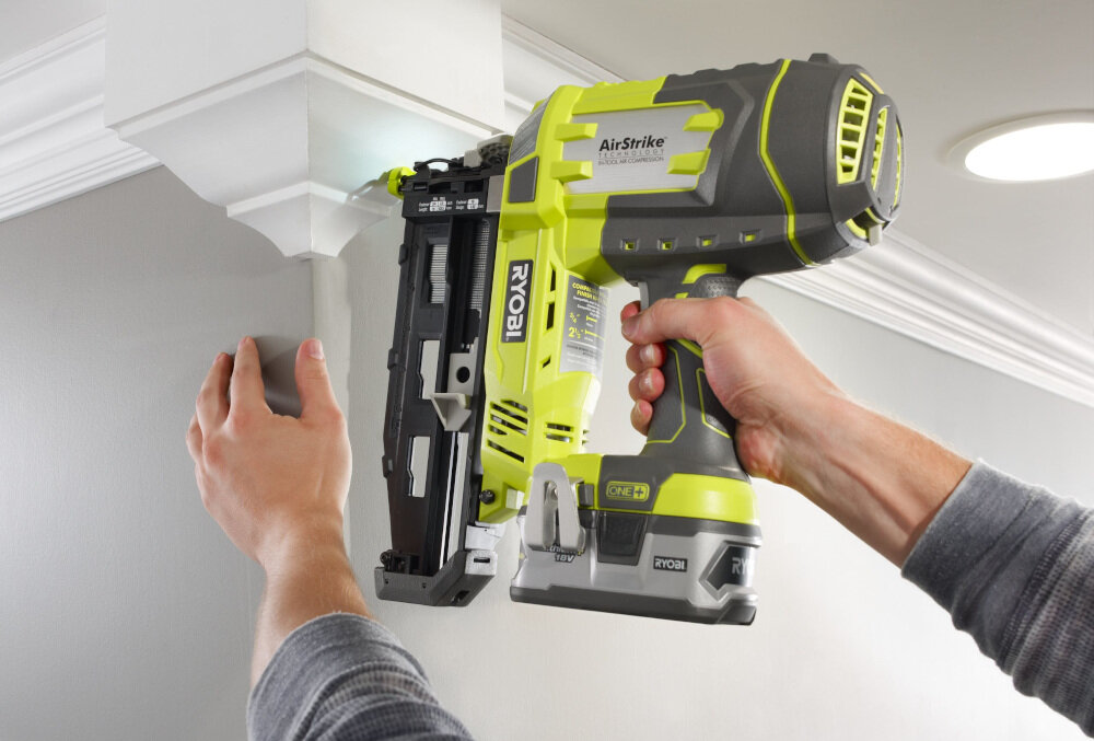 Sztyfciarka RYOBI R18N16G-0 szereg przydatnych funkcji technologia AirStrike funkcja Dry-Fire