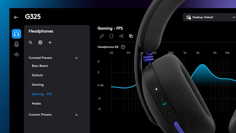 Obraz przedstawia czarne, bezprzewodowe słuchawki na tle ekranu z ustawieniami dźwięku. Na ekranie widoczny jest tekst: \'G325\', \'Headphones\', \'Gaming - FPS\'.