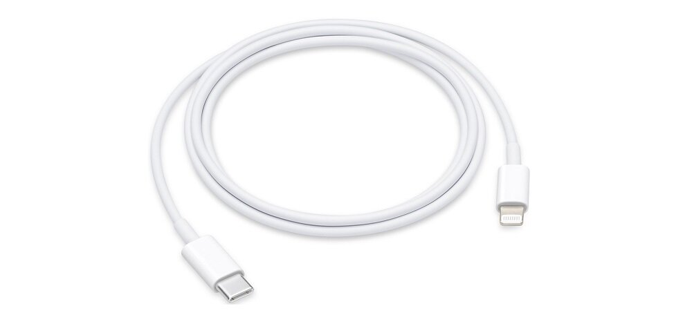 Na obrazie widoczny jest biały kabel USB-C - Lightning o długości 1 metra. Kabel ma złącze USB-C na jednym końcu i złącze Lightning na drugim.