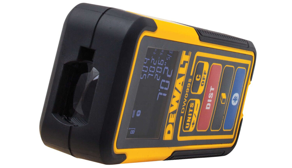 Dalmierz laserowy DEWALT DW099S-XJ, warstwa, odporność obudowa, IP54, na białym tle dalmierz od góry pod skosem