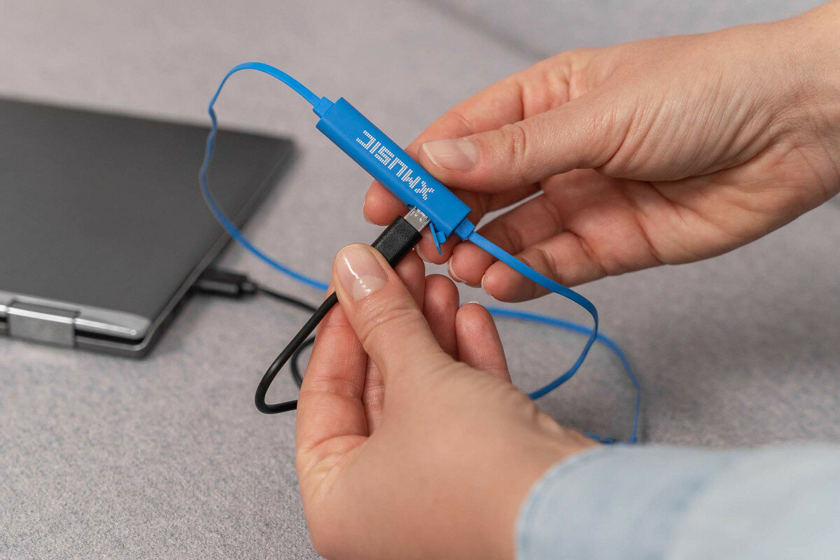 Słuchawki dokanałowe XMUSIC BTE601B Niebieski Bluetooth etui wyglad dzwiek mikrofon