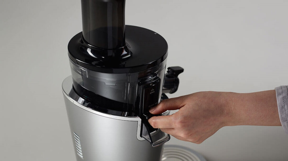 Wyciskarka wolnoobrotowa HUROM H100 Czarny latwa obsluga manetka sterujaca wyposazenie