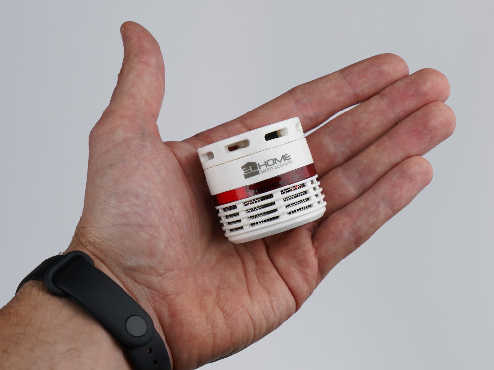 EL HOME SD-13B8 czujnik położony na dłoni