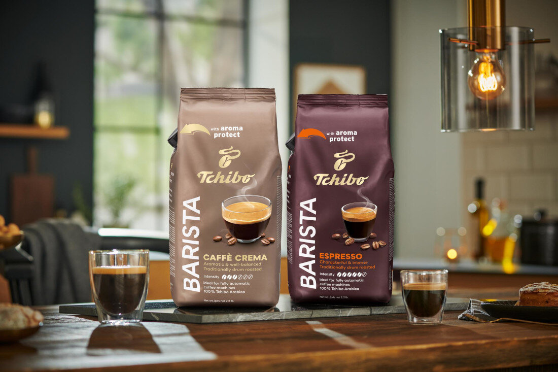 Kawa ziarnista TCHIBO Barista Cafe Crema Arabica 1 kg Sprawiedliwy wybór Certyfikat Fairtrade  potwierdzenie wsparcie kawa