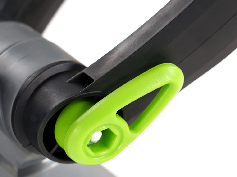 Podkaszarka elektryczna NAC TE55-DW Widok na silnik podkaszarki elektrycznej NAC o mocy 550 W, z wyraźnymi otworami wentylacyjnymi w czarnej obudowie i czerwonymi akcentami.