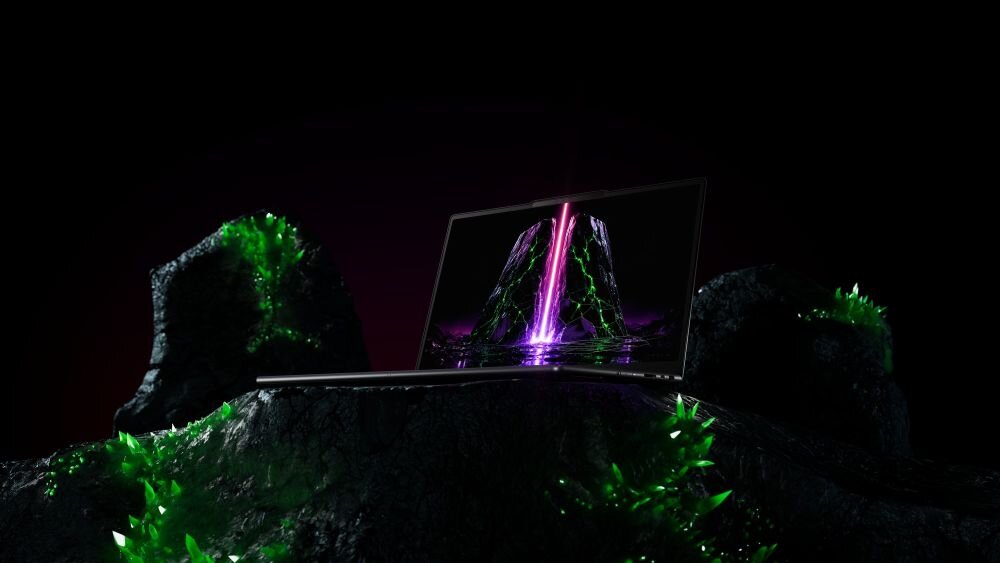 Laptop LENOVO Yoga Pro 9 Gen 11 z uruchomionym programem graficznym.