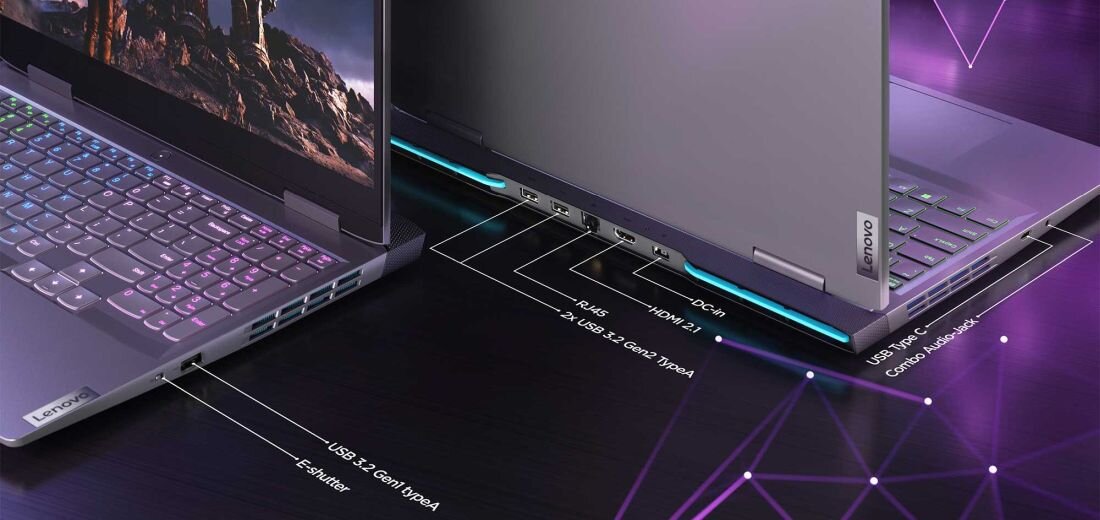 Obraz przedstawia dwa laptopy marki Lenovo z widocznymi portami i oznaczeniami: USB 3.2 Gen1 Type-A, E-shutter, RJ45, HDMI 2.1, DC-in, 2x USB 3.2 Gen2 Type-A, USB Type-C (z funkcją Audio/Video).