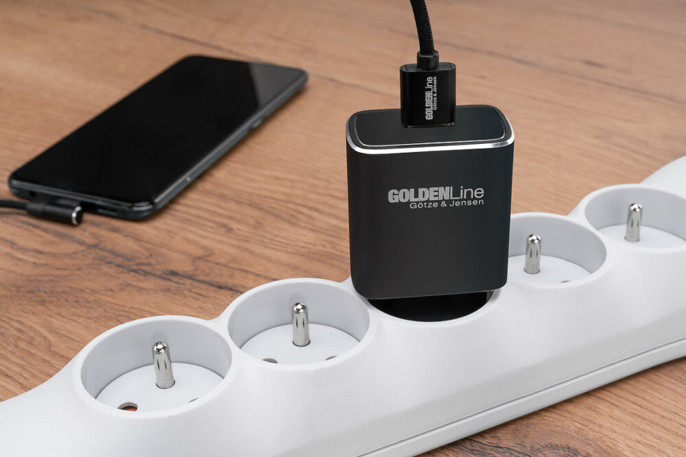 Ładowarka sieciowa GÖTZE&JENSEN GOLDEN LINE 3A WC1U3A-QC3 Szary czujnik przegrzanie kompaktowosc