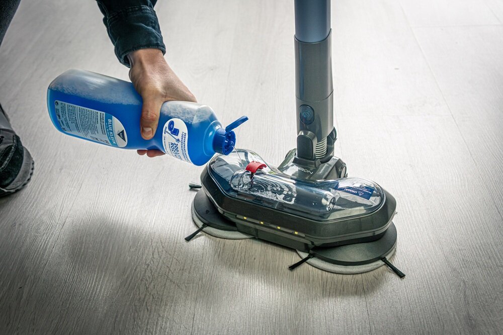 Środek czyszczący do robotów i odkurzaczy Blue Star 200ml niskopienna formuła, skuteczne działanie, do róznych urządzeń czyszczących