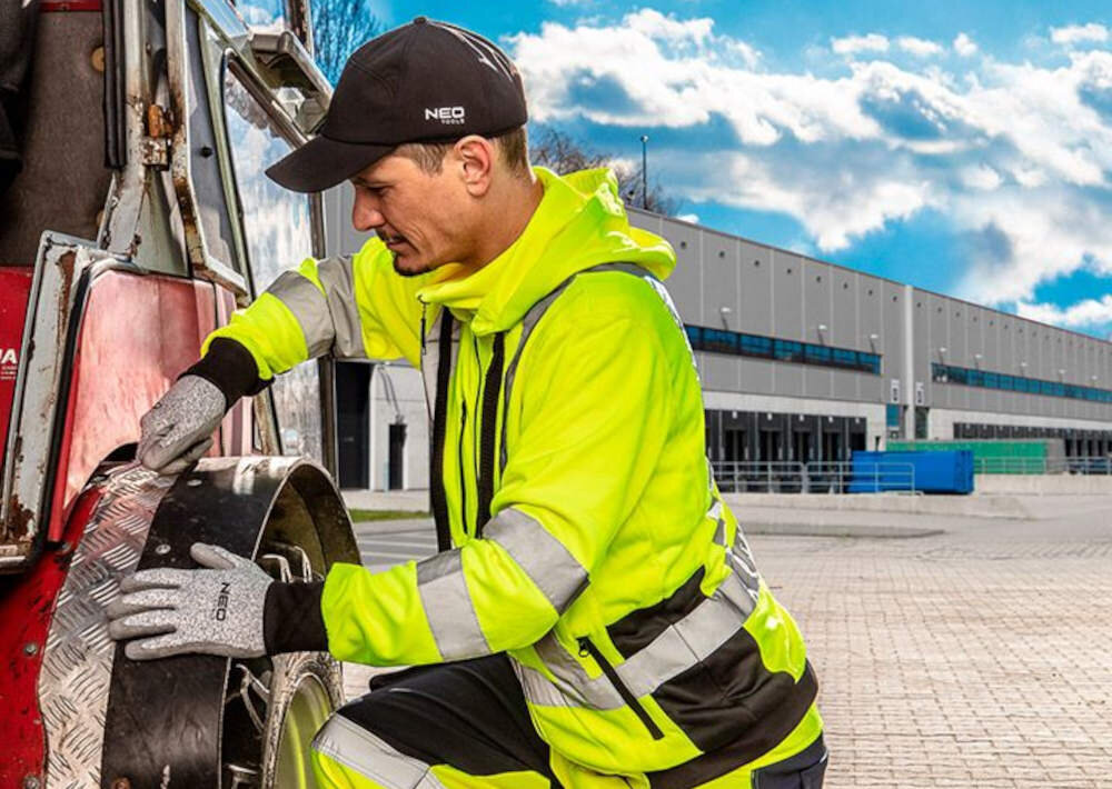 Bluza robocza NEO TOOLS 81-745-M (rozmiar M/50) wizualizacja wygląd prezentacja lifestyle