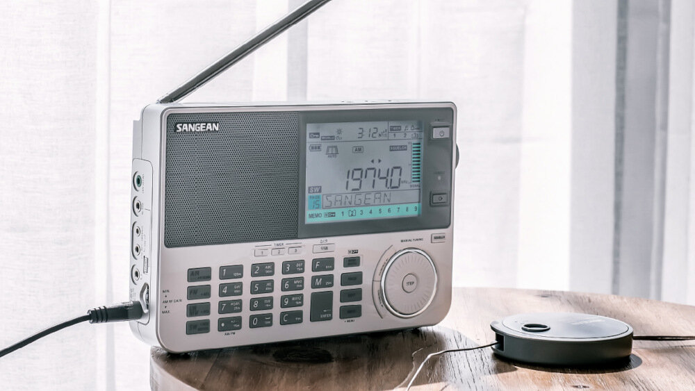 Radio SANGEAN ATS-909-X  - zasilanie